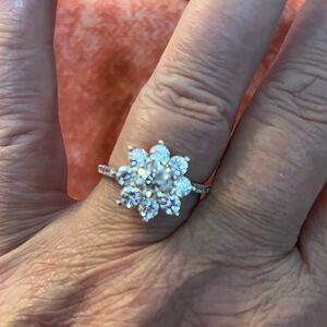 Elegant Floral Moissanite Ring Sz 9 (925 SS w Rhodium Over) spectacular!